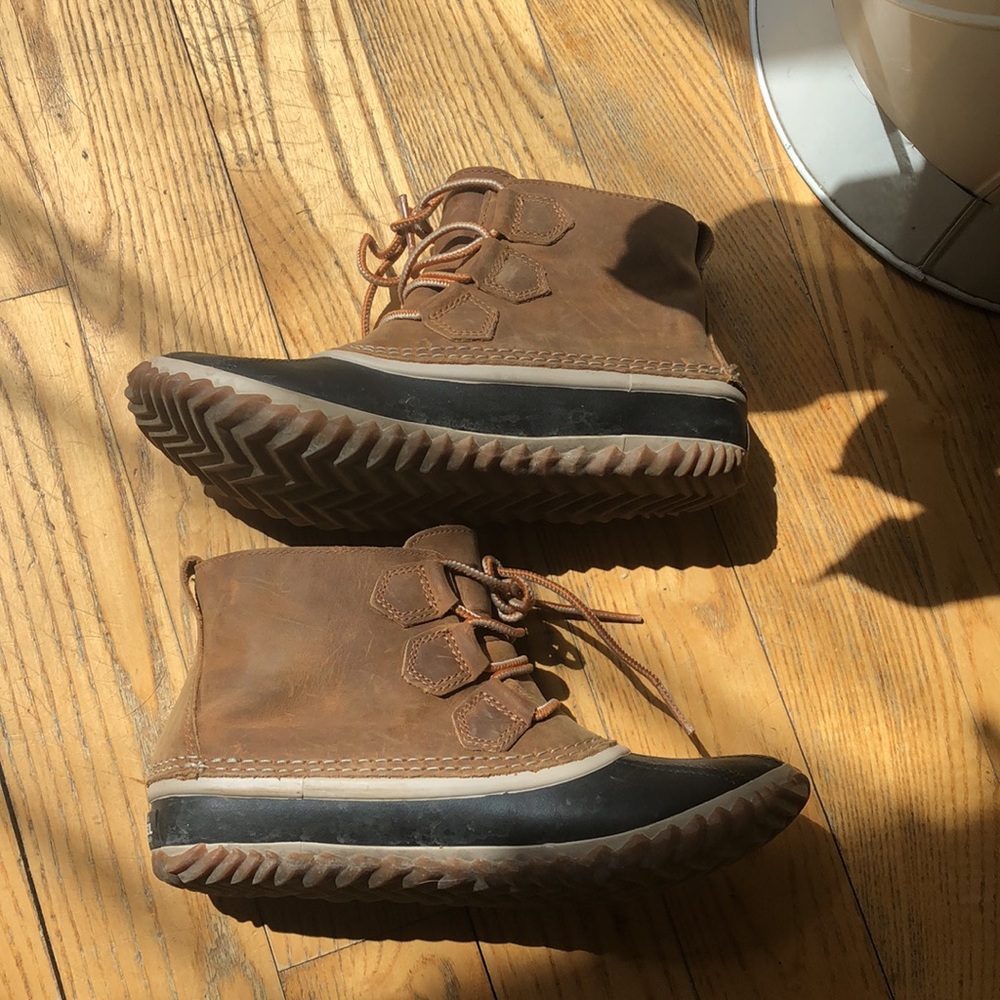 Sorel Out N About ankle duck boots